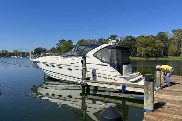 Picture Of: 2000 Regal 4160 Commodore Short Cut