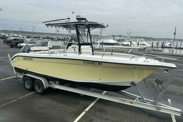 Picture Of: 2006 Century 2600 