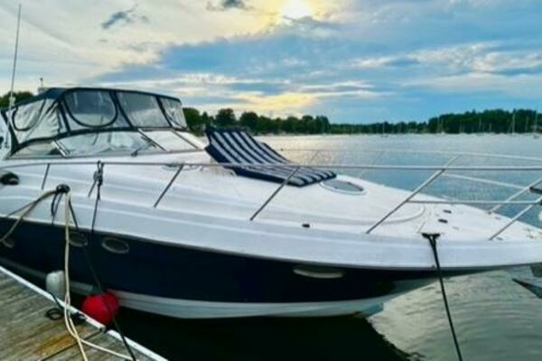 Picture Of: 2005 Regal 3560 Commodore 