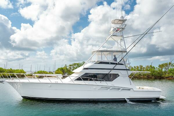 Picture Of: 1992 Hatteras 50 Convertible 50 Hatteras Convertible / 1992