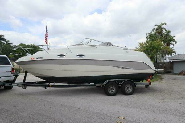 Picture Of: 2006 Stingray 240 CS 