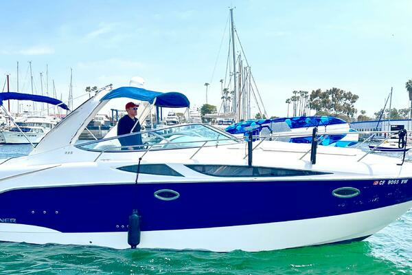 Picture Of: 2012 Bayliner 335 