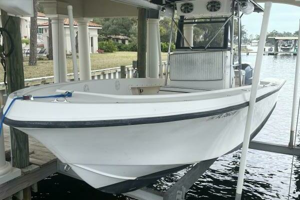 Picture Of: 1992 Mako 221 CC 