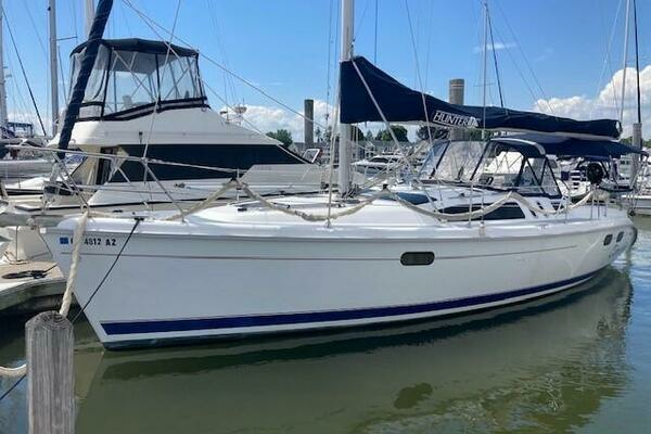 Picture Of: 1999 Hunter 380 L'Extraordinaire