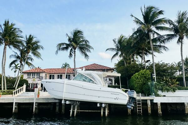 Picture Of: 2019 World Cat 320 DC 