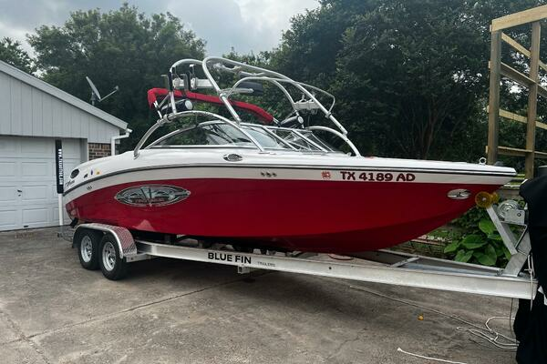 Picture Of: 2005 Correct Craft Air Nautique 226 