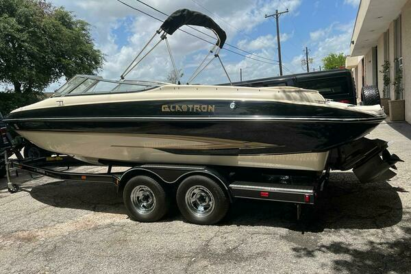 Picture Of: 2005 Glastron GX235 