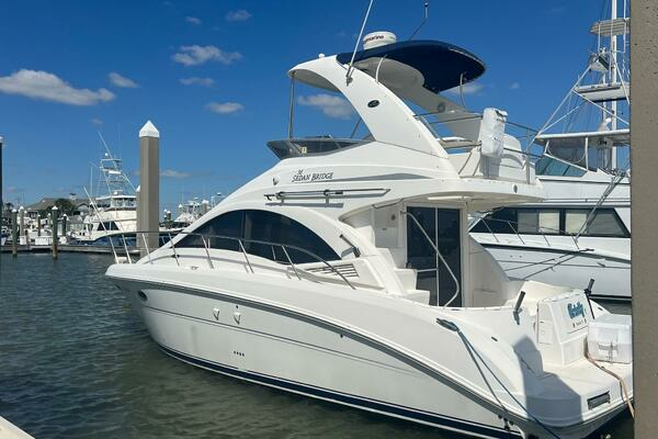 Picture Of: 2007 Sea Ray Sedan Bridge 