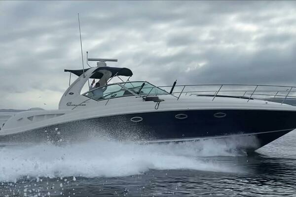 Picture Of: 2003 Sea Ray Sundancer 2 Life