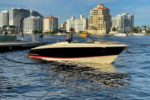 Picture Of: 2015 Chris-Craft Launch 32RJ Grato