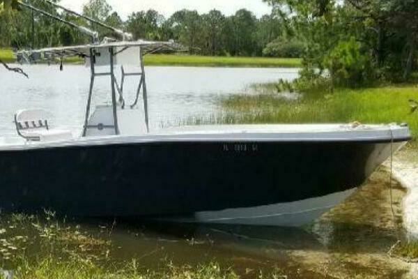 Picture Of: 1988 Mako 261 Center Console 