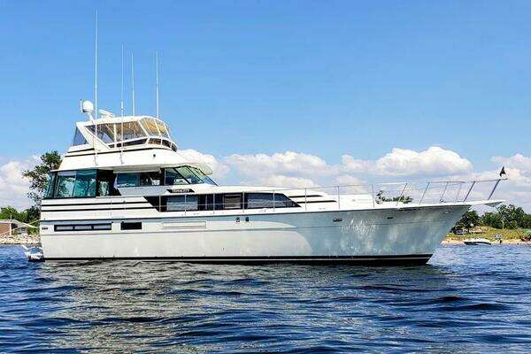 Bertram 58 Flybridge Motor Yacht