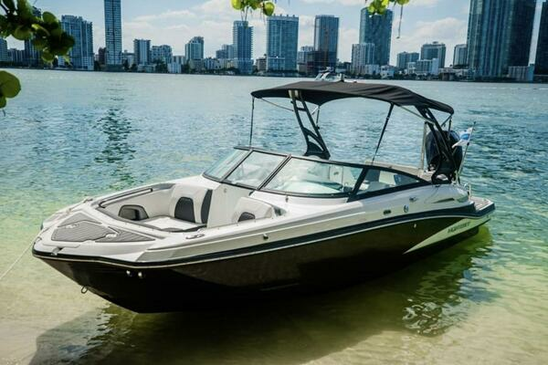 Picture Of: 2020 Monterey M45 