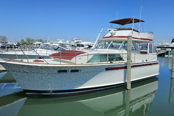 Picture Of: 1971 Chris-Craft 47 Commander Big as the Sky