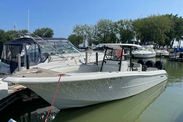 Picture Of: 2009 Triton 351 Center Console 