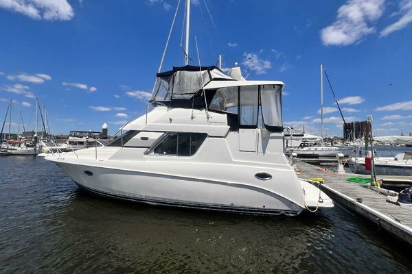 Picture Of: 2001 Silverton 352 Motor Yacht 