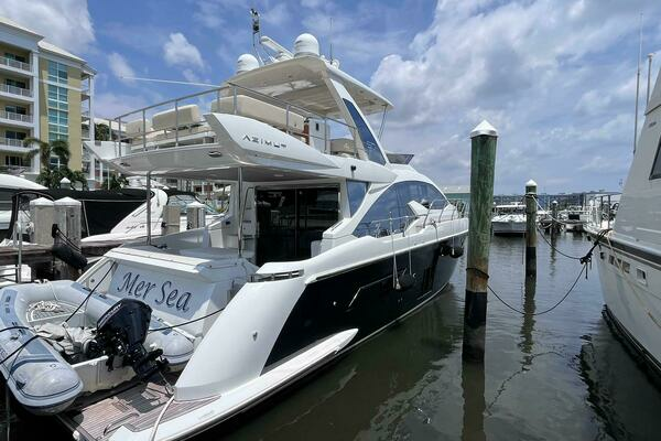 Picture Of: 2015 Azimut 50 fly Mer-Sea