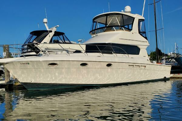 Picture Of: 2000 Silverton 42 Convertible 