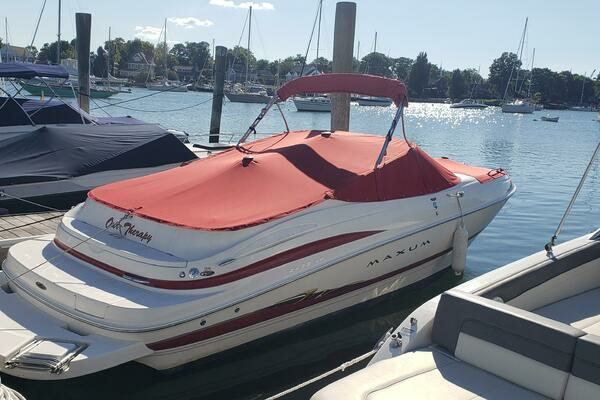 Picture Of: 2004 Maxum 2400 SCR 