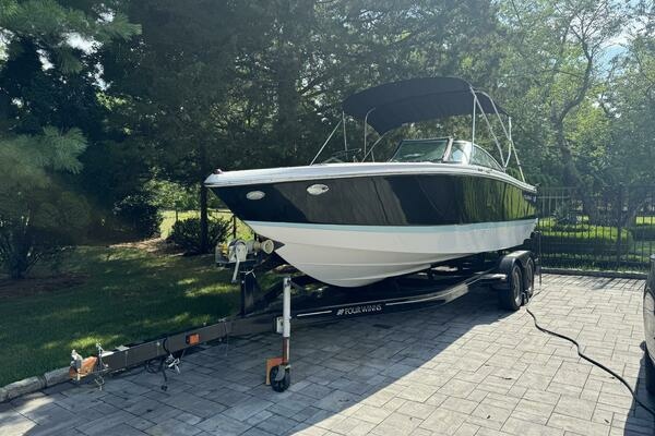 Picture Of: 2019 Four Winns H230 
