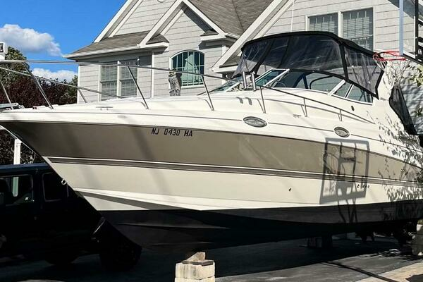 Picture Of: 2007 Cruisers Yachts 280CXI A Little R&R