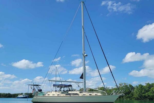 Picture Of: 2005 Island Packet 485 EOS