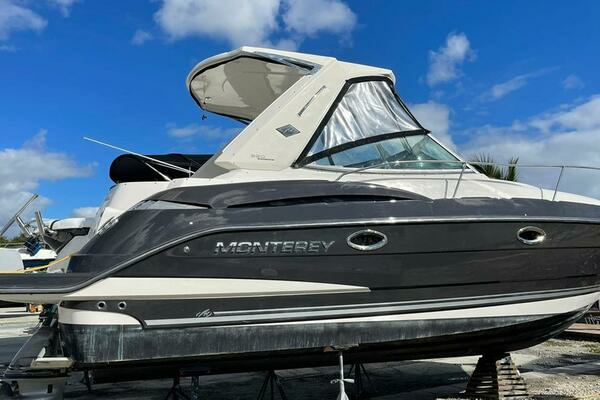 Picture Of: 2014 Monterey 320 Sport Yacht 