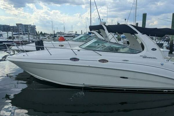 Picture Of: 2005 Sea Ray 280 Sundancer 