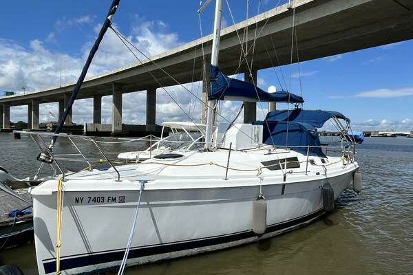 Picture Of: 2005 Hunter  