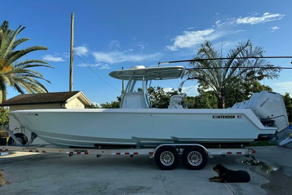 Picture Of: 2024 Contender 32 Step 