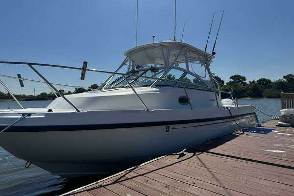 Picture Of: 2002 Boston Whaler 275 Conquest 