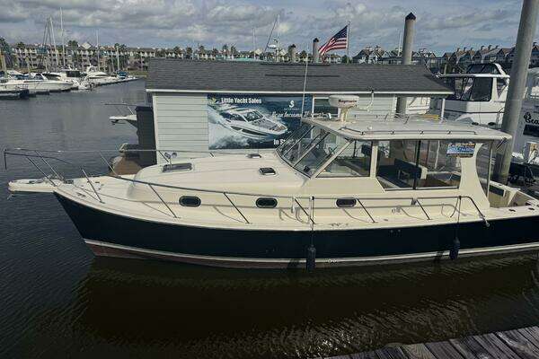 Picture Of: 2008 Mainship 34 Pilot Hardtop Rohelga