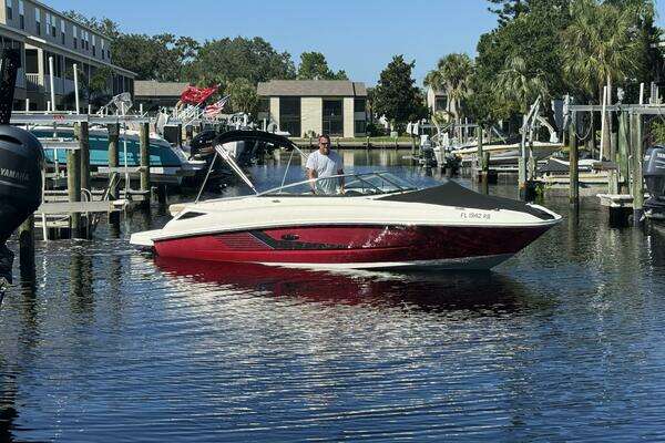 Picture Of: 2013 Sea Ray 240 Sundeck 