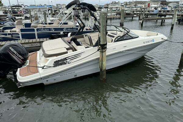 Picture Of: 2018 Bayliner VR5 Bowrider OB 