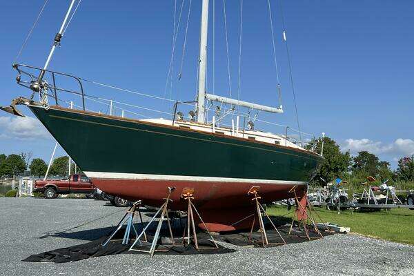 Picture Of: 1984 Tartan 37 September