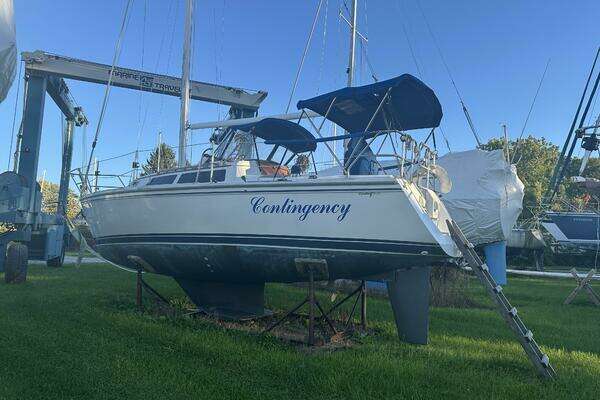 Picture Of: 1992 Catalina  Contingency