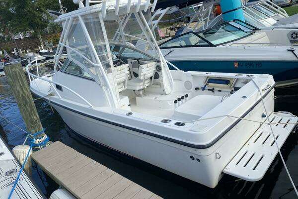 Picture Of: 1999 Bayliner 2052 Trophy 