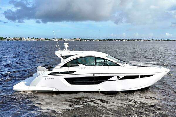 Picture Of: 2020 Cruisers Yachts 50 Cantius OCEAN VIEW