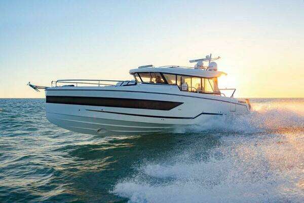 Picture Of: 2025 Wellcraft 38 Explorer 