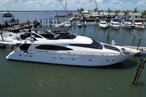 Picture Of: 1999 Azimut  