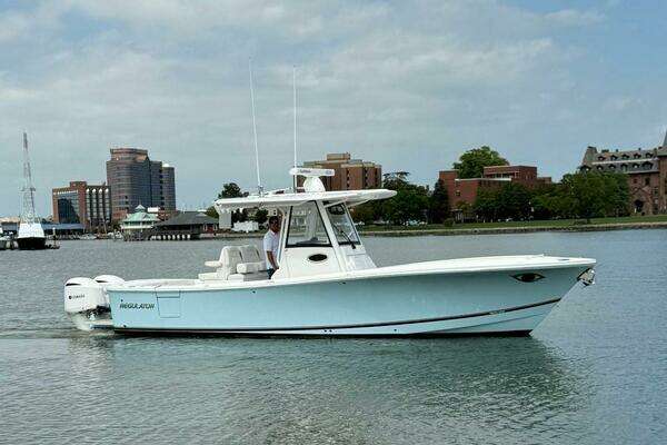 Picture Of: 2020 Regulator 31 FS with Mezz 