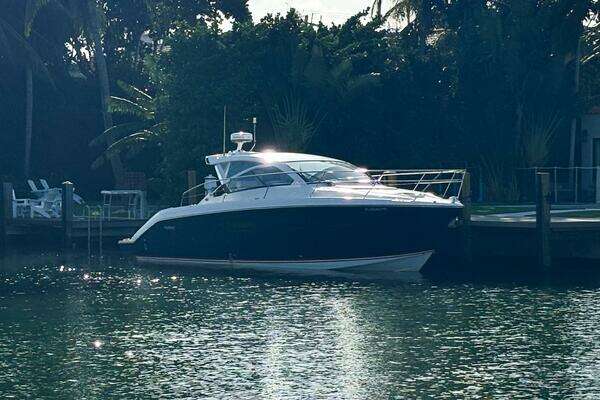 Picture Of: 2014 Pursuit SC 365i Free Spirit