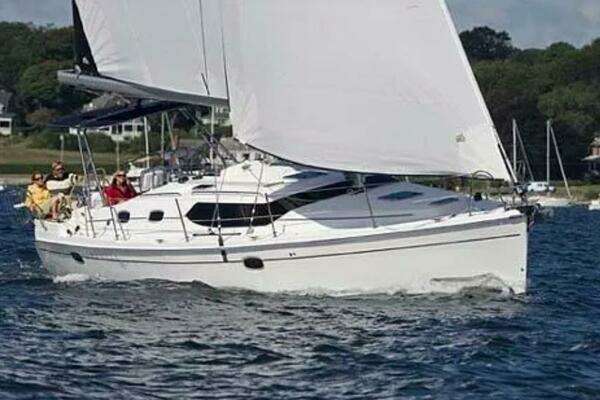 Picture Of: 2009 Hunter 45 Deck Salon Flote About