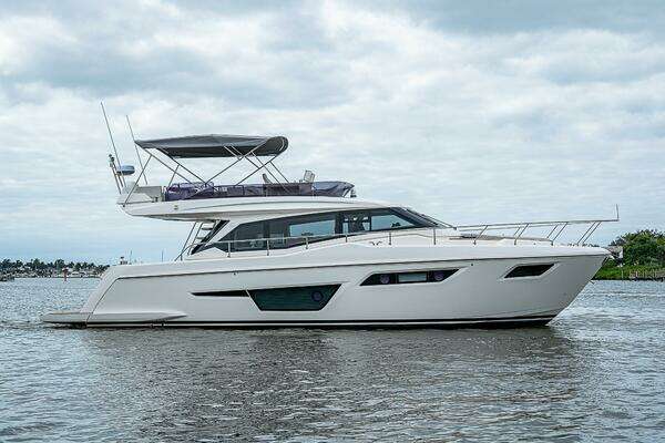 Ferretti Yachts 500