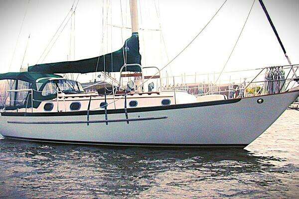Picture Of: 1987 Pacific Seacraft 34 MORNING LIGHT