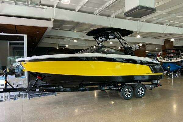 Picture Of: 2021 Cobalt R8 Surf 