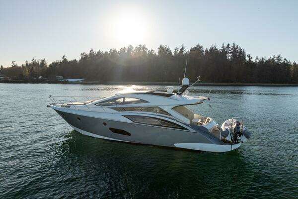 Picture Of: 2009 Marquis  