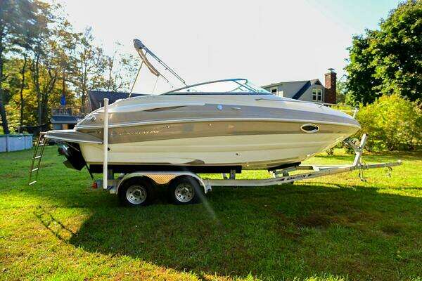 Picture Of: 2015 Crownline 236 SC 