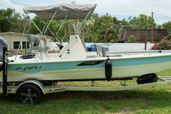 Picture Of: 2022 Avid Fusion 21 