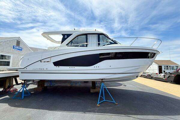 Picture Of: 2025 Beneteau Antares 9 V2 